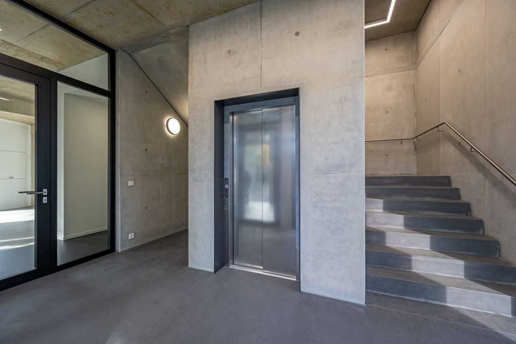 Sport-Buerohaus-Neusaess-Kragler-Immobilien-3