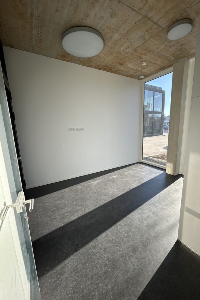 Sport-Buerohaus-Neusaess-Kragler-Immobilien-6